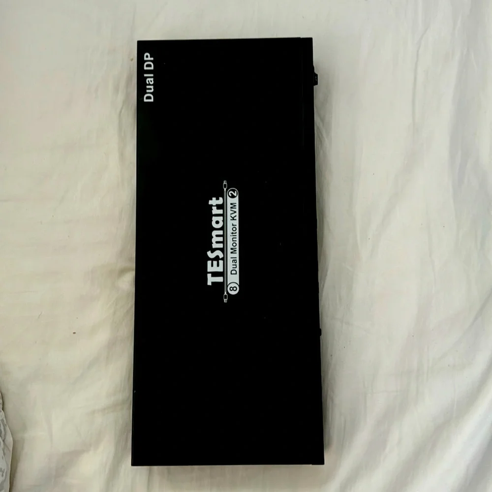 TESmart 8 Dual Monitor KVM 2